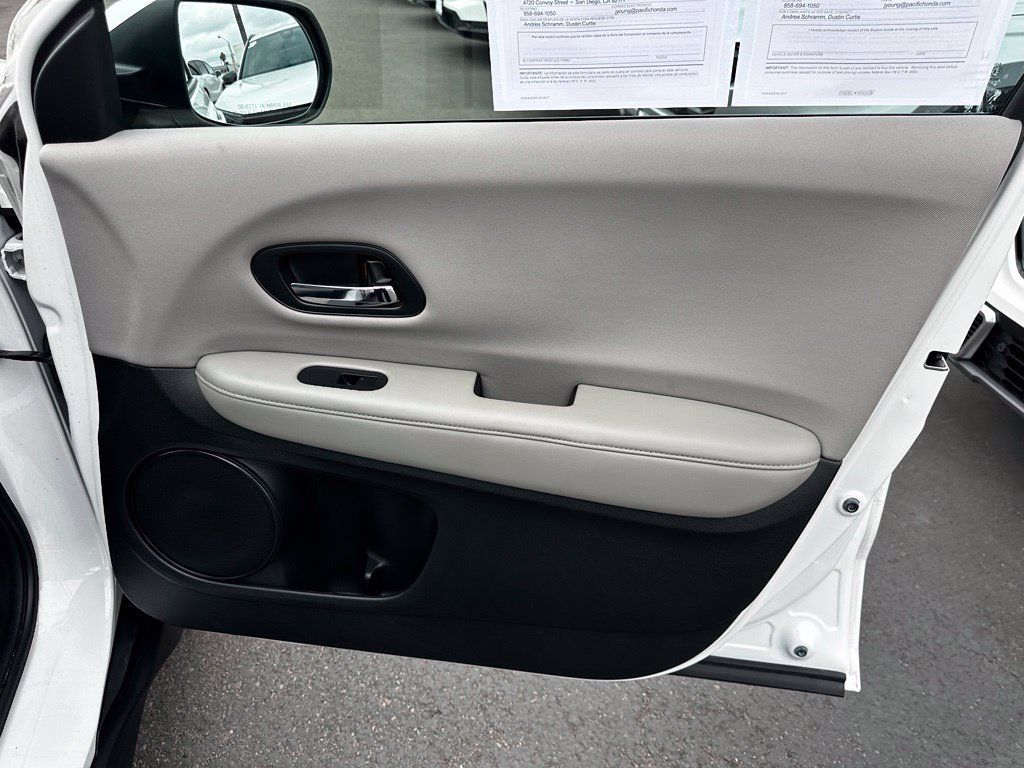 Used 2017 Honda HR-V LX image 15