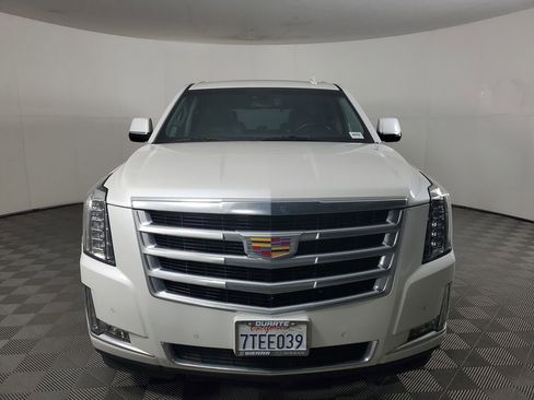 Used 2016 Cadillac Escalade Luxury image 9