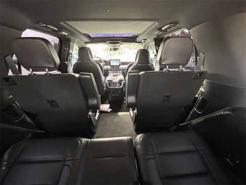 Used 2021 Lincoln Navigator Reserve w/ Luxury Package image 14