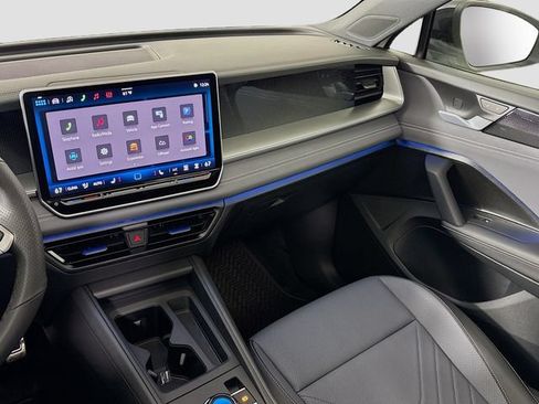 New 2026 Volkswagen Tiguan SE R-Line AWD/4WD image 24