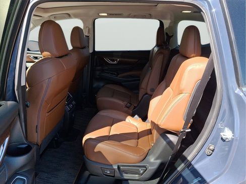 Used 2025 Subaru Ascent Touring AWD/4WD image 18