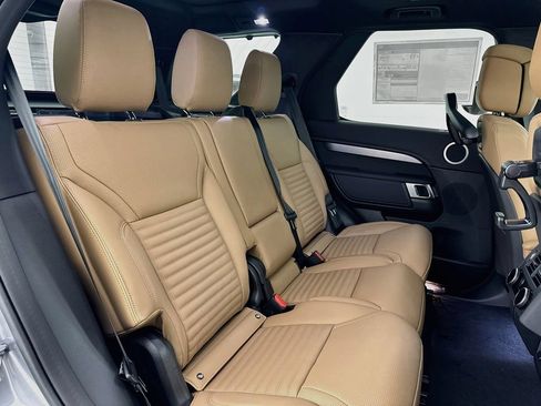 New 2026 Land Rover Discovery Limited Edition AWD/4WD image 29