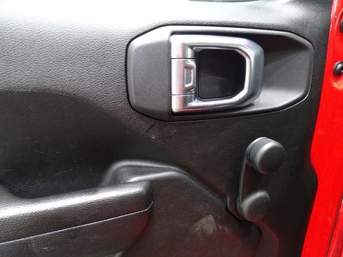 Used 2023 Jeep Wrangler Sport image 17