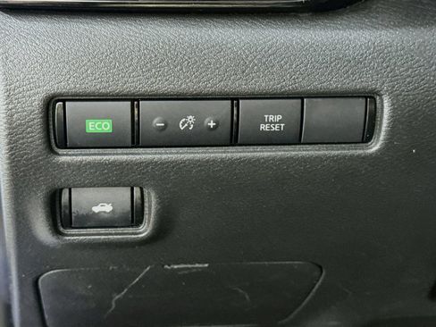 Used 2020 Nissan Sentra SR FWD image 12