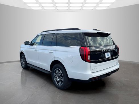 New 2025 Ford Expedition Active image 6