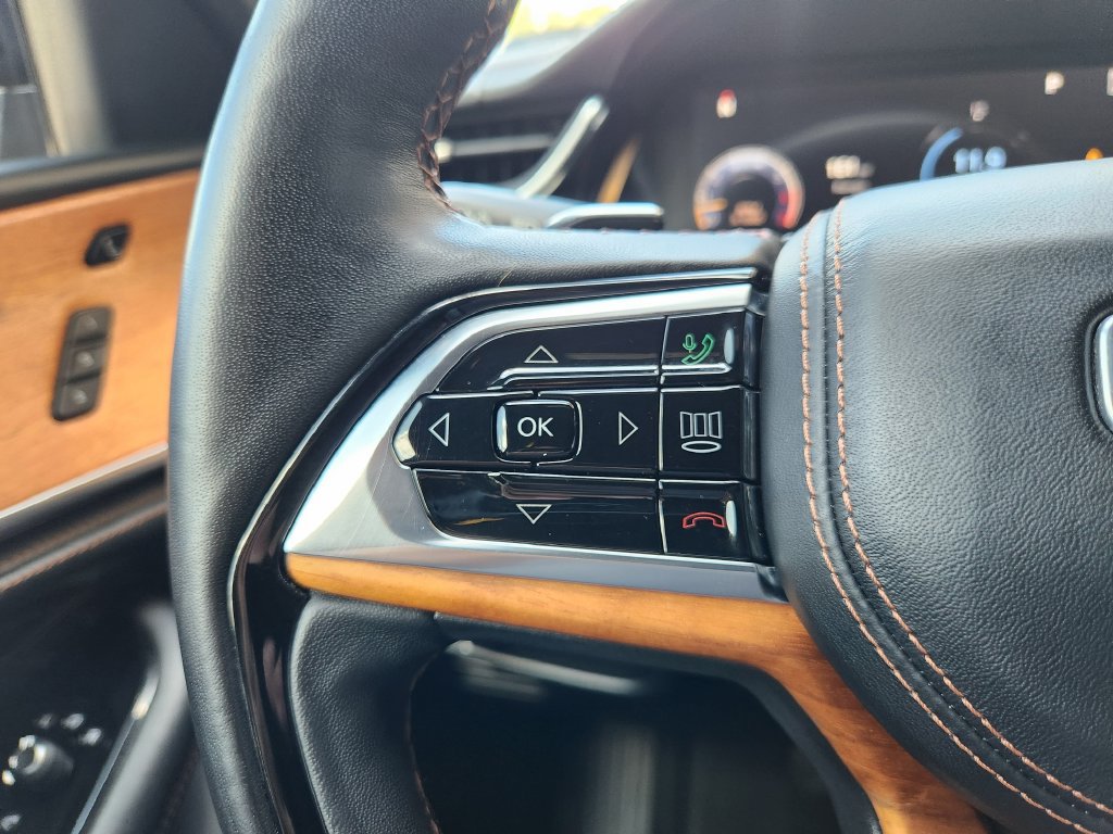 Used 2022 Jeep Grand Cherokee Summit AWD/4WD image 27