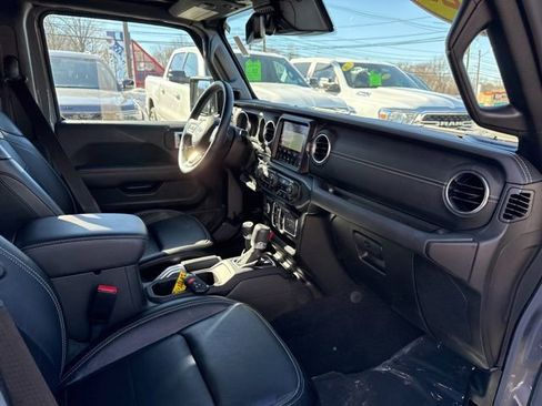 Certified 2022 Jeep Wrangler Unlimited Sahara w/ Cold Weather Group image 14