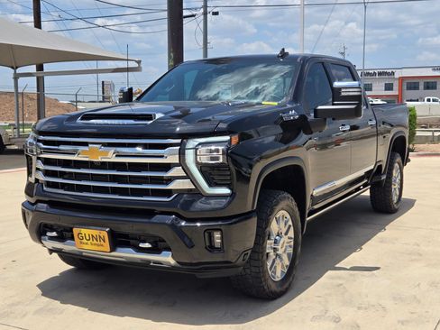 Certified 2025 Chevrolet Silverado 2500 High Country w/ Z71 Off-Road Package AWD/4WD image 3