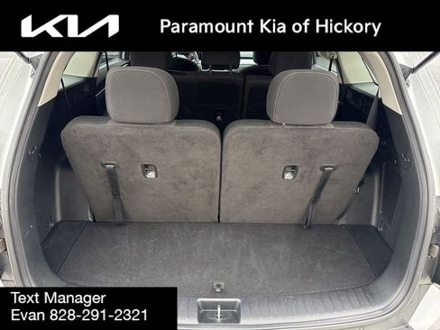 Used 2023 Kia Sorento LX image 11