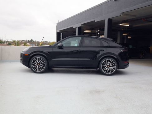 New 2026 Porsche Cayenne Coupe AWD/4WD image 2