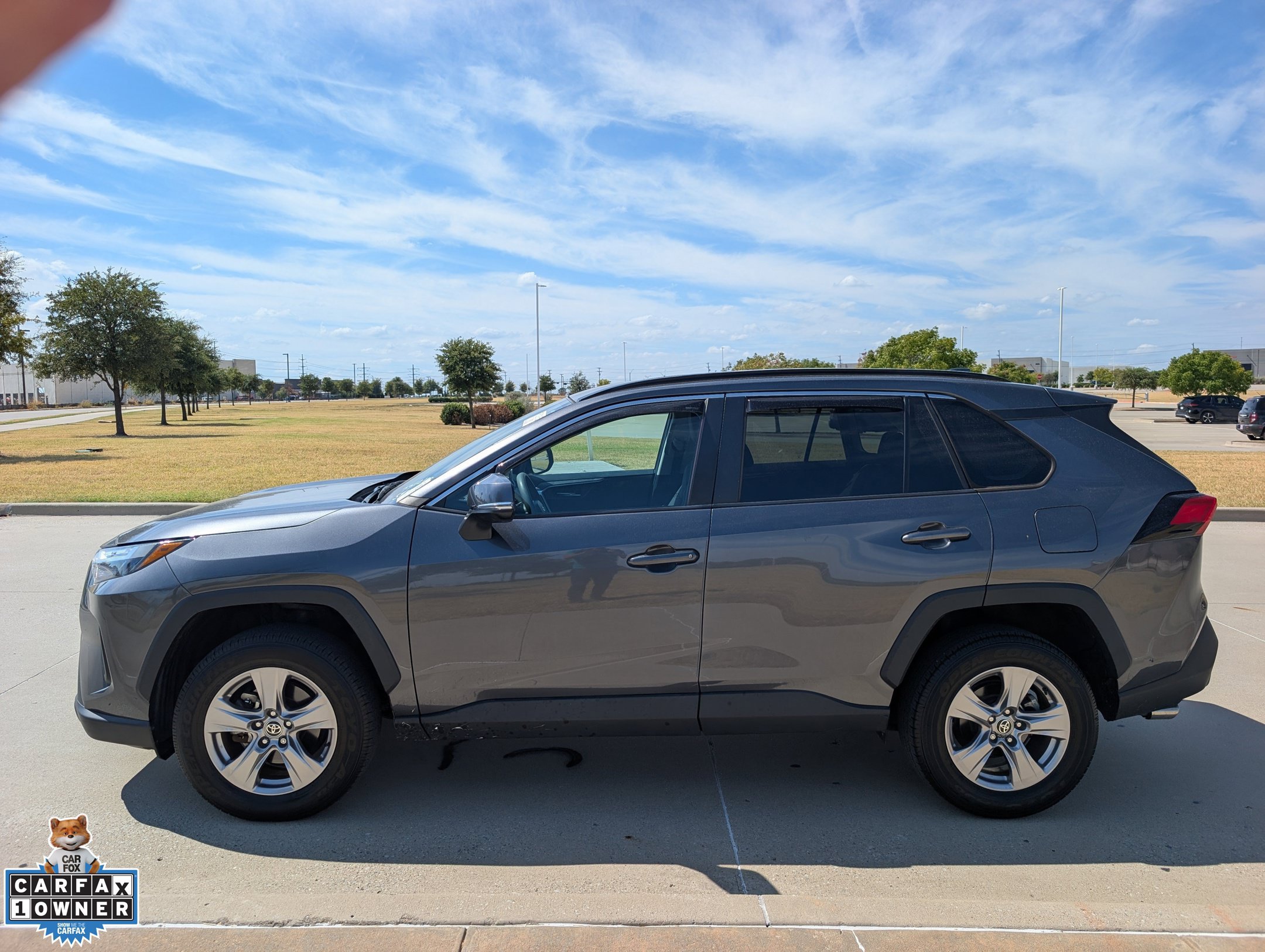 Used 2022 Toyota RAV4 XLE AWD/4WD image 8