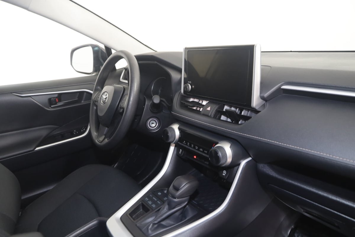 Used 2025 Toyota RAV4 LE AWD/4WD image 31