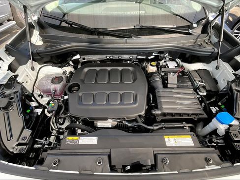 New 2026 Volkswagen Tiguan SE FWD image 16