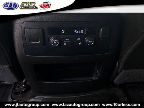 Used 2018 GMC Yukon Denali RWD image 16