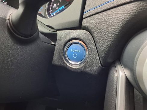 Used 2022 Toyota RAV4 SE image 11