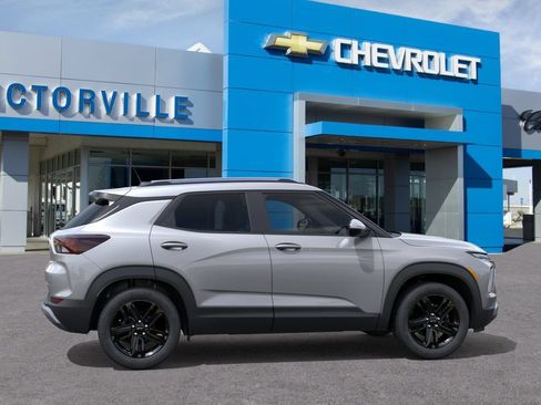 New 2026 Chevrolet TrailBlazer LT w/ Midnight Edition FWD image 5