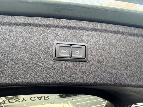 Used 2025 Audi Q5 2.0T Premium w/ Convenience Plus Package image 32