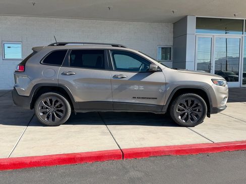 Used 2021 Jeep Cherokee Latitude Lux 80th Anniv w/ Quick Order Package 2YU 80th image 2