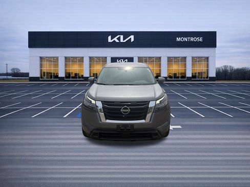 Used 2023 Nissan Pathfinder SV AWD/4WD image 2