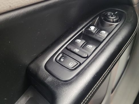 Used 2019 Jeep Compass Latitude w/ Popular Equipment Group FWD image 27