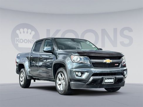 Used 2018 Chevrolet Colorado Z71 w/ LPO, Premium Interior Package image 10