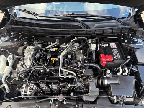 Used 2025 Nissan Altima 2.5 SV FWD image 32