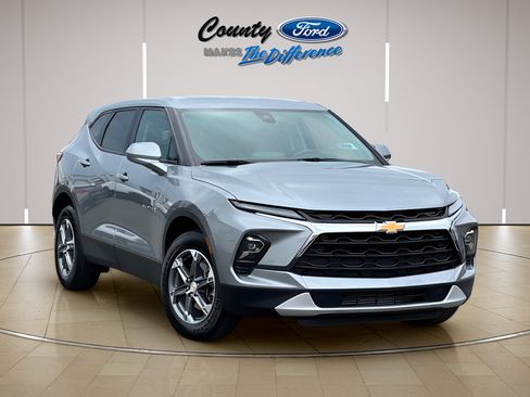 Used 2025 Chevrolet Blazer LT AWD/4WD image 1