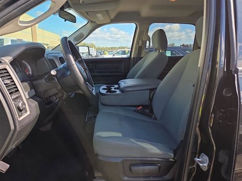 Used 2015 RAM 1500 Express RWD image 9