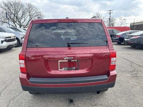 Used 2017 Jeep Patriot Sport w/ Power Value Group FWD image 3