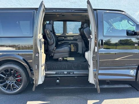Used 2021 GMC Savana 2500 w/ Enhanced Convenience Package RWD image 7