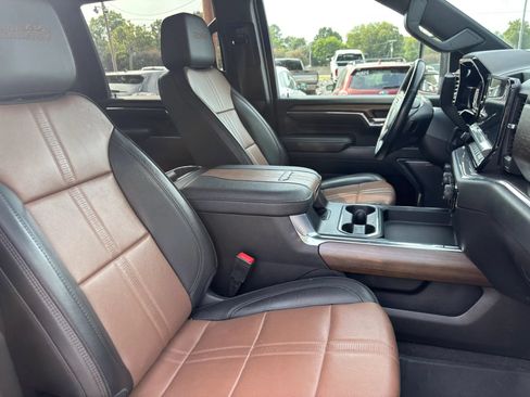 Used 2024 Chevrolet Silverado 2500 High Country w/ High Country Premium Package AWD/4WD image 20
