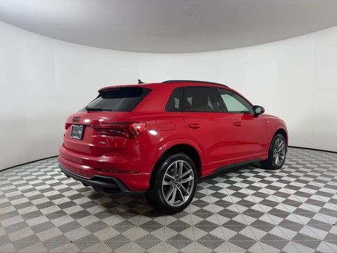Used 2023 Audi Q3 2.0T Premium w/ Black Optic Sport Package image 7