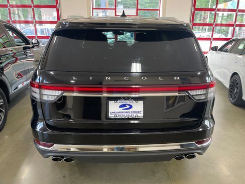 Used 2023 Lincoln Aviator AWD image 4