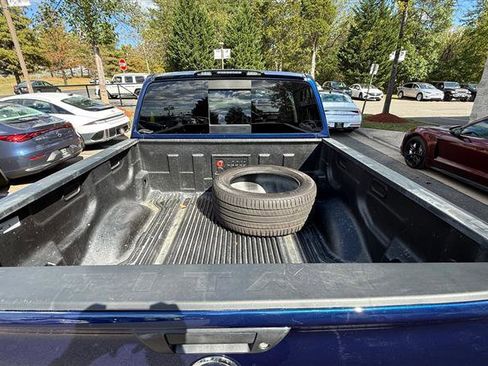 Used 2017 Nissan Titan SV image 26