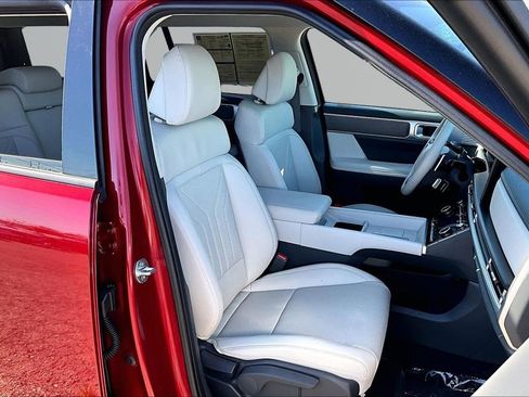 Used 2025 Hyundai Santa Fe SEL FWD image 7