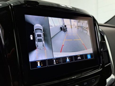 Used 2023 Chevrolet Traverse LT w/ Rear Camera Mirror Package AWD/4WD image 16