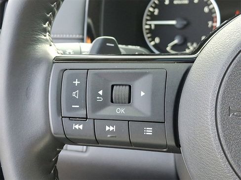 Certified 2025 Nissan Pathfinder SL w/ SL Premium Package image 24