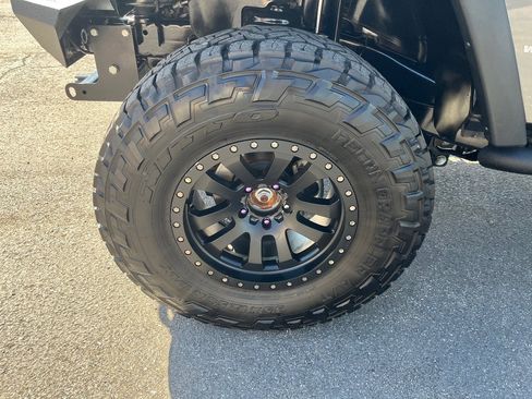 Used 2018 Jeep Wrangler Unlimited Sport S image 37