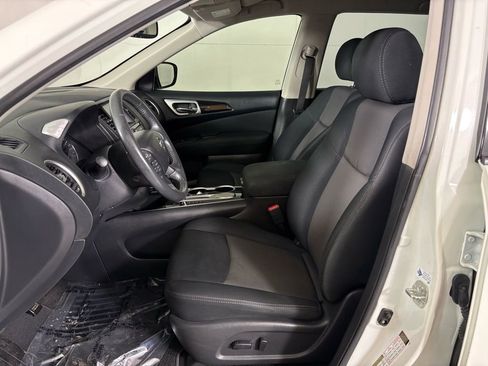 Certified 2017 Nissan Pathfinder SV image 15