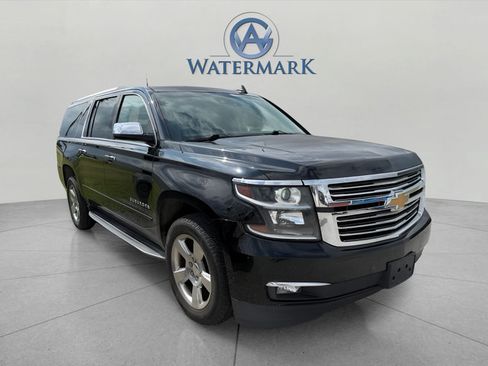 Used 2017 Chevrolet Suburban Premier RWD image 12