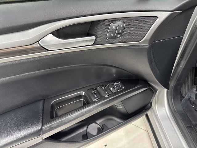 Used 2018 Ford Fusion Energi SE FWD image 10
