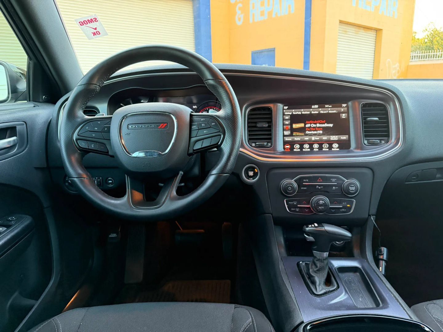 Used 2018 Dodge Charger R/T w/ Blacktop Package RWD image 20