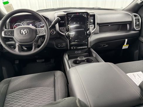 New 2026 RAM 2500 Big Horn AWD/4WD image 12