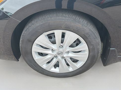 Used 2025 Nissan Sentra S FWD image 11