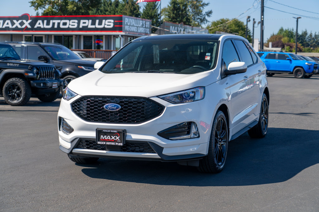 Used 2021 Ford Edge ST-Line w/ Class II Trailer Tow Package AWD/4WD image 4
