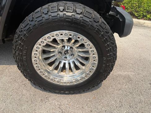 Used 2021 Jeep Wrangler Unlimited Rubicon AWD/4WD image 2