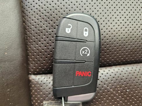 Used 2018 Jeep Grand Cherokee Overland AWD/4WD image 32