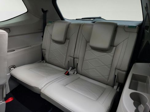 Used 2024 Volkswagen Atlas SE w/ Panoramic Sunroof Package FWD image 29