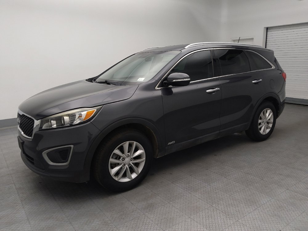 Used 2017 Kia Sorento AWD image 2