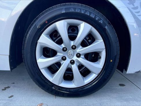 Used 2022 Toyota Corolla LE image 22